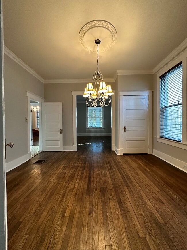 Building Photo - 1692 Carruthers Pl