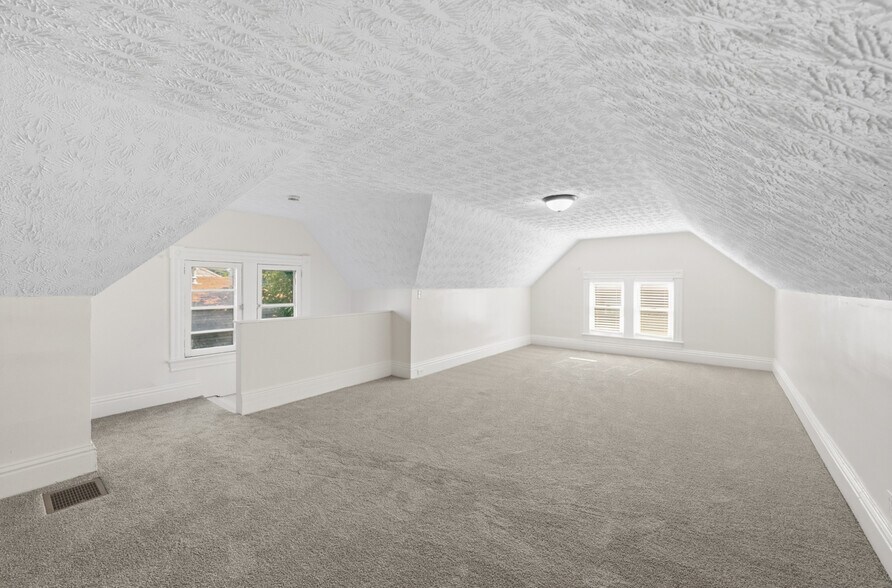 Building Photo - 1642 Methyl St