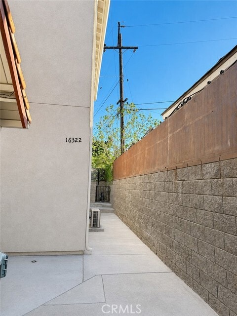 Building Photo - 16322 Paseo De Rocha Dr