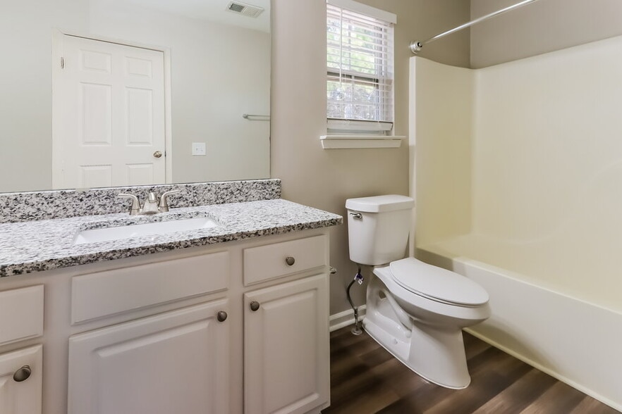 Building Photo - 641 Stadler Pointe