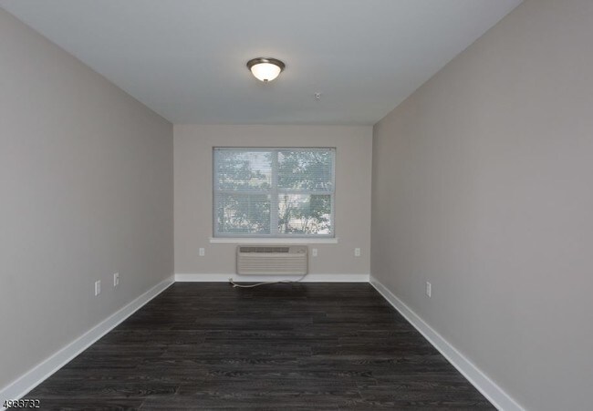 Building Photo - 437 Mulberry St