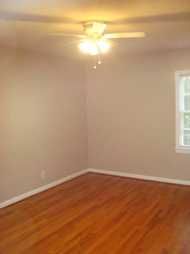 Building Photo - Rent Ready to move in!