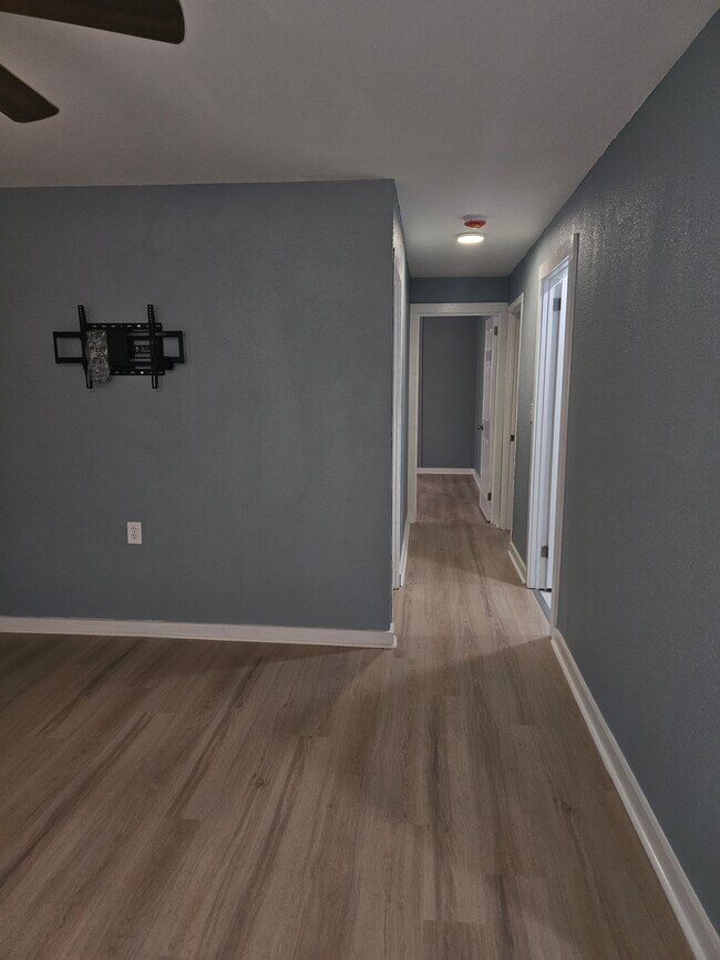 Building Photo - 505 S Magnolia St