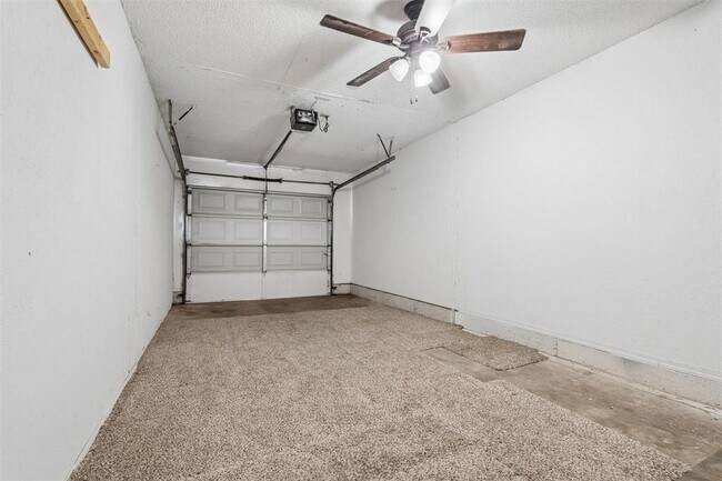 Building Photo - 3703 Southwind Ave