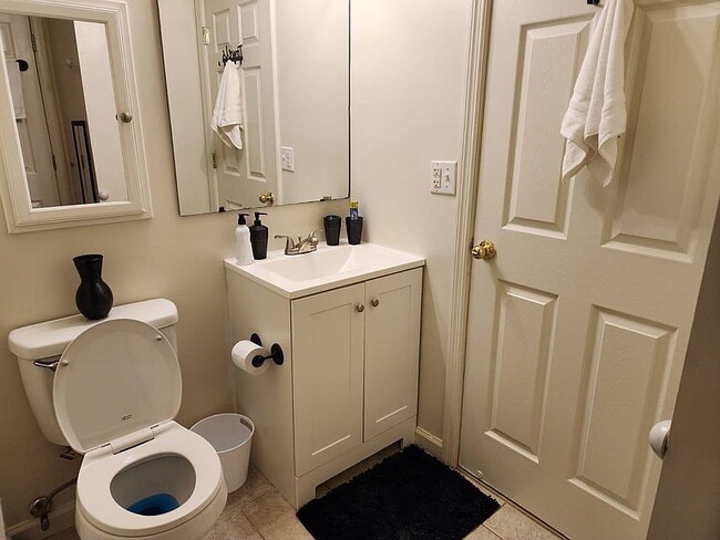 Building Photo - 831 Edpas Rd