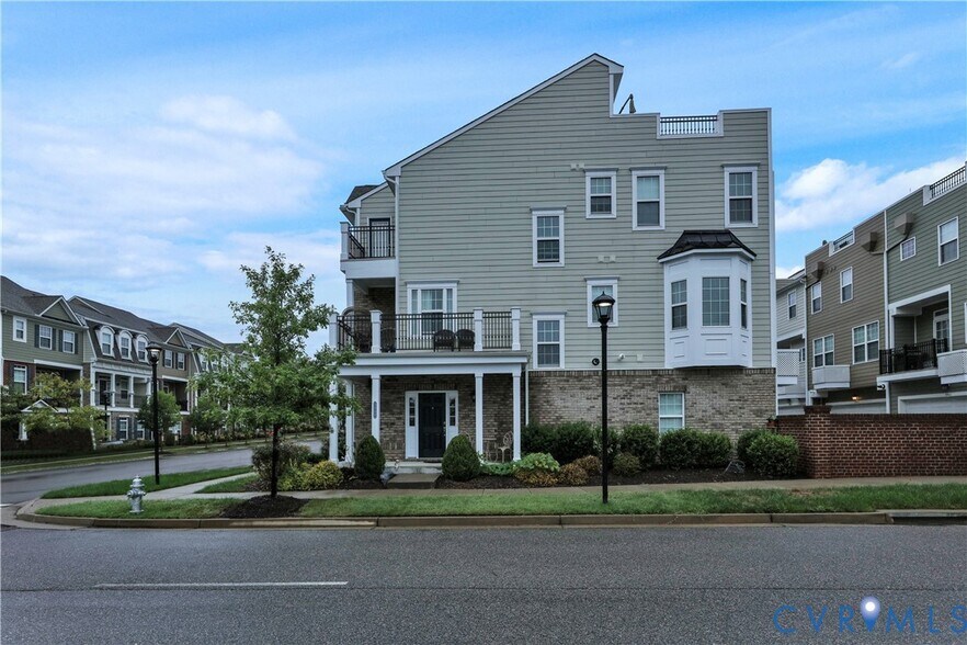 Building Photo - 3900 Liesfeld Pl