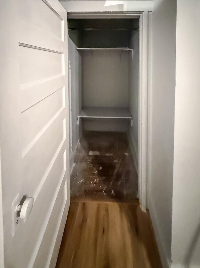 Building Photo - 57 Roosevelt Ave