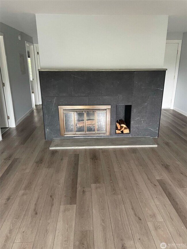 Building Photo - 2bd/1.75ba Mercer Island Condo
