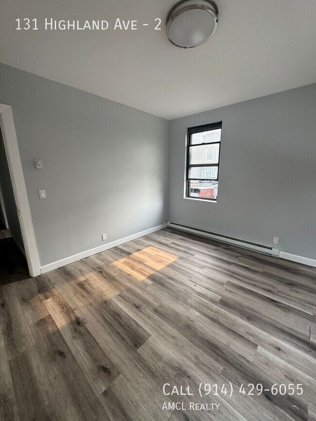 Building Photo - 131 Highland Ave