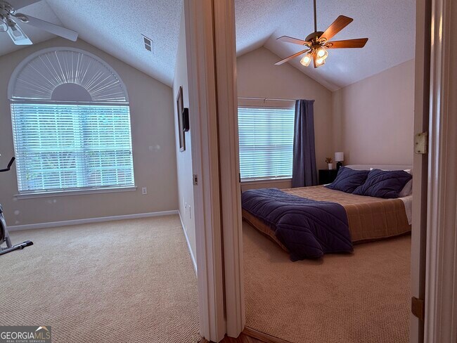 Building Photo - 3050 Orchard Ridge Cir