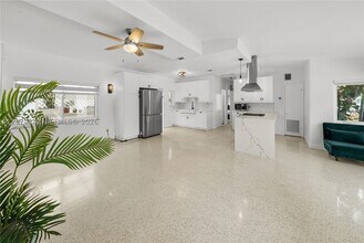 Building Photo - 3130 SW 27th St