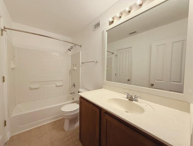 Building Photo - 130 Rush Haven