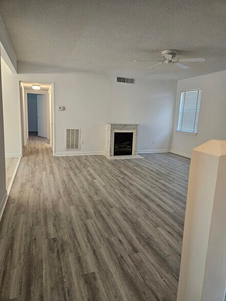 Building Photo - 2846 Walton Way