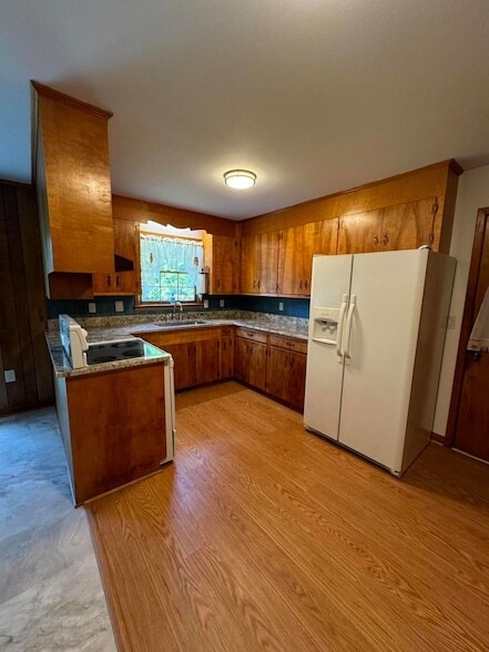 Building Photo - 4220 Oakridge Dr