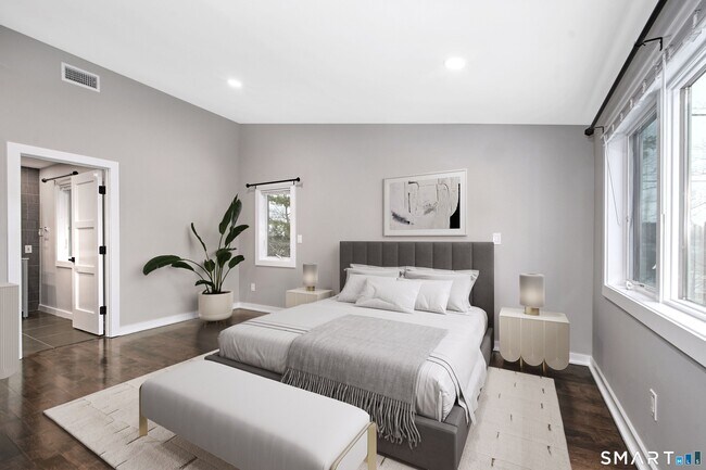 Building Photo - 17 Ferry Ln