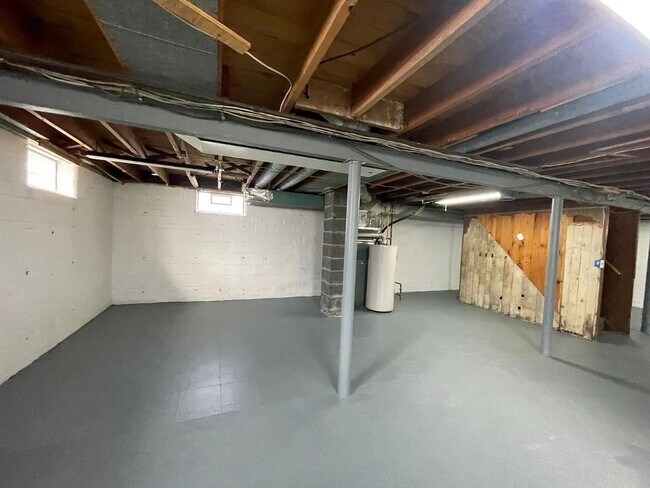 Building Photo - 1067 Long Pond Rd