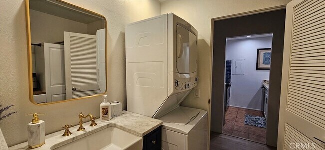 Building Photo - 78255 Cabrillo Ln