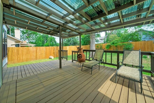 Building Photo - 2214 Big Hollow Dr