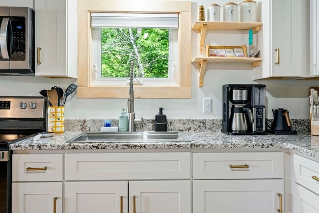 Building Photo - 30 Wag Rd