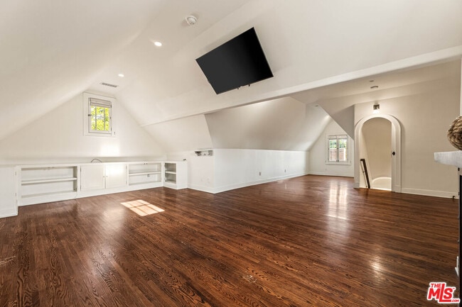 Building Photo - 602 11th St