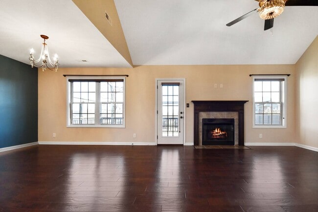 Building Photo - Pet Friendly Three Bedroom with Bonus!