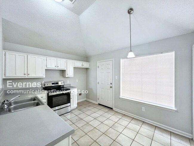 Building Photo - 6922 Gallop Dr