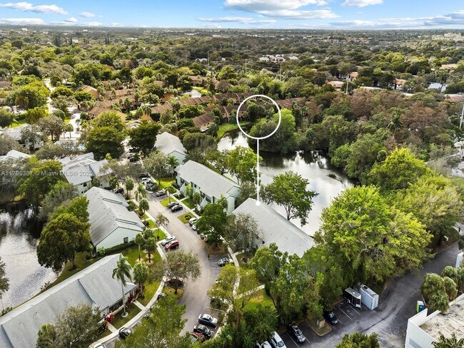 Building Photo - 3868 Carambola Cir N