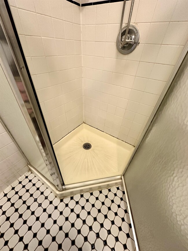 Building Photo - 203 Ogden Ave.