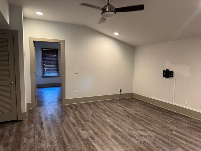 Building Photo - 1707 Hillside Ave