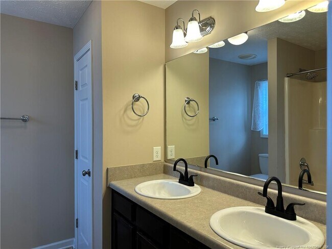 Building Photo - 2120 St Nicholas Dr