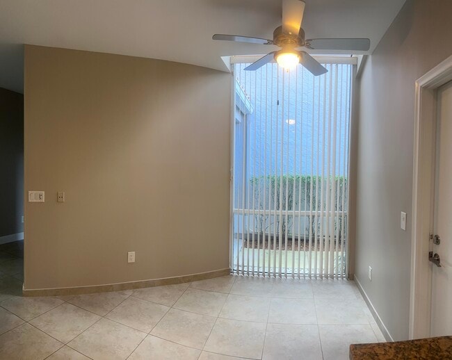 Building Photo - 10458 Lake Vista Cir