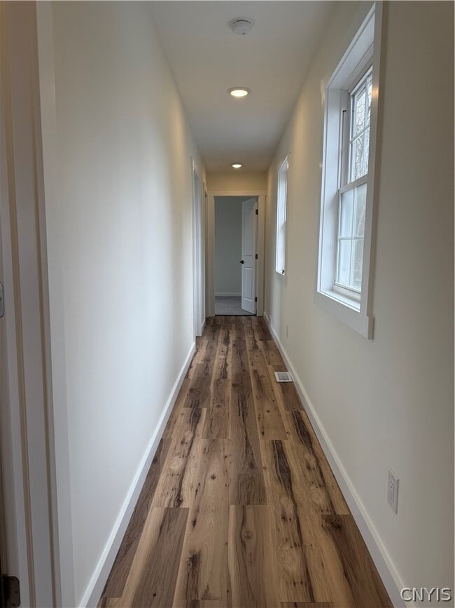 Building Photo - 6996 Lakeshore Rd