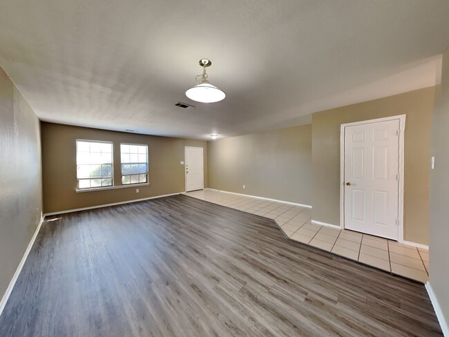 Building Photo - Fabulous Four Bedroom Home in Harvest Ridge!