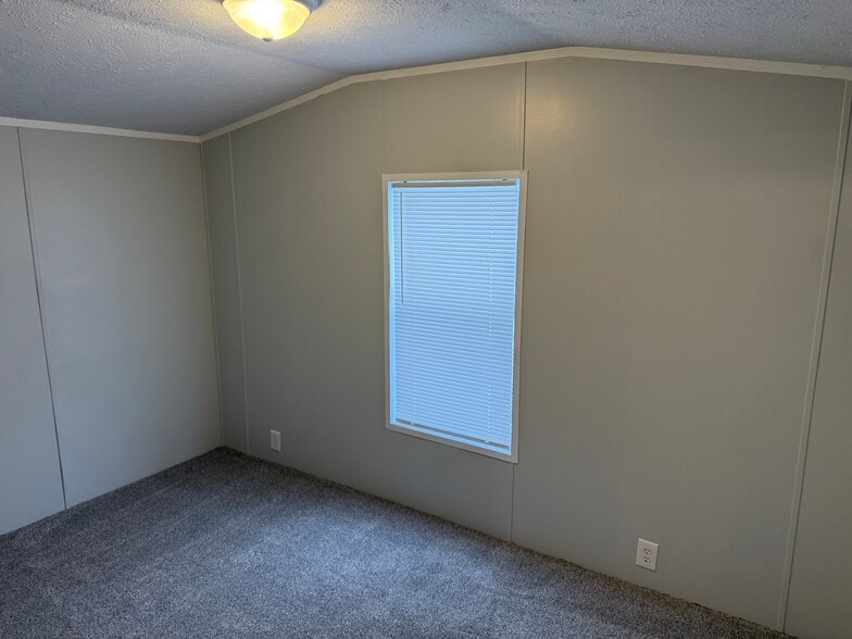 Building Photo - 13 James River Blvd