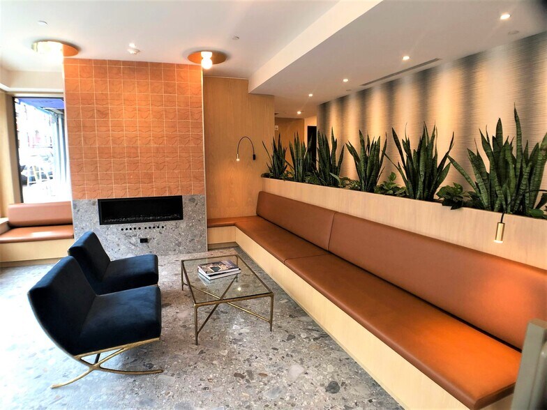 Building Photo - 8 Burney St