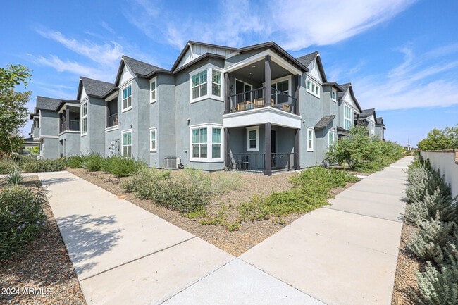 Primary Photo - 11300 N Casa Dega Dr
