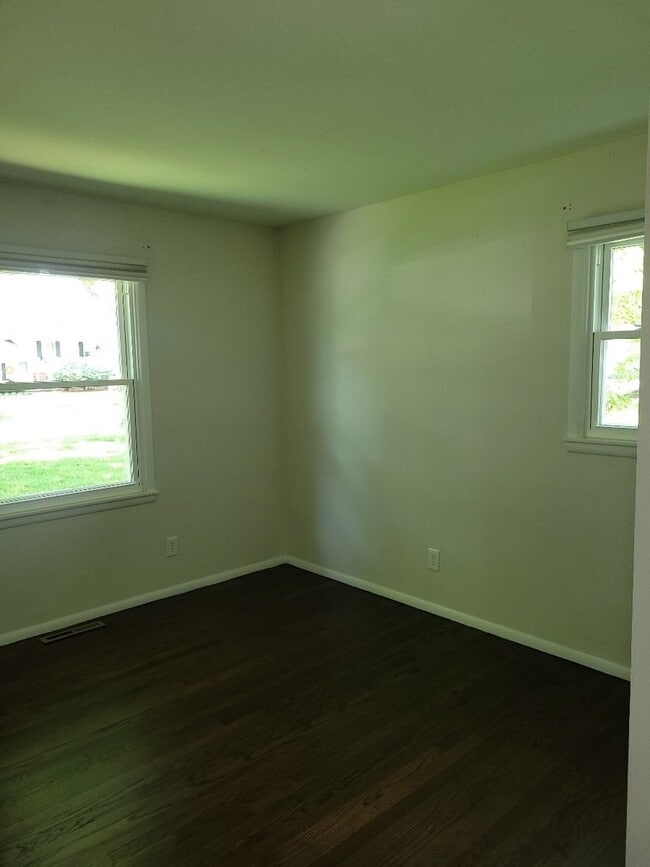 Building Photo - 30W215 Allister Ln