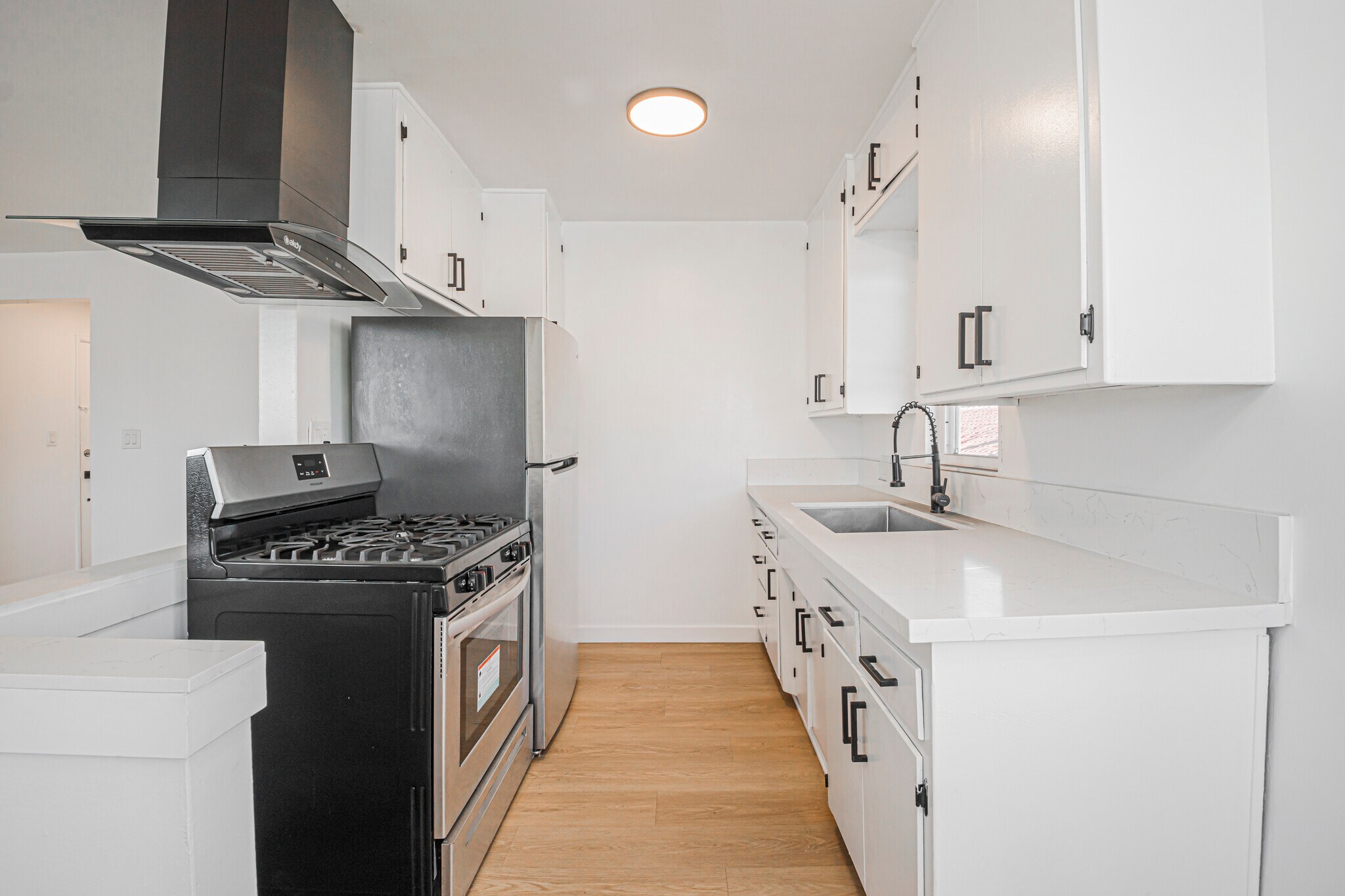 Building Photo - 6315 Cherry Ave