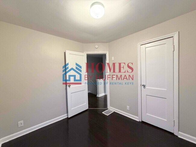 Building Photo - Two-Bedroom Townhouse | Move-in Ready