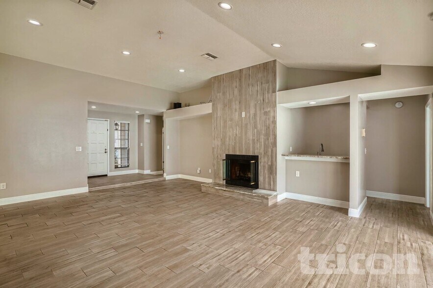 Building Photo - 9406 Pebble Glen Ave