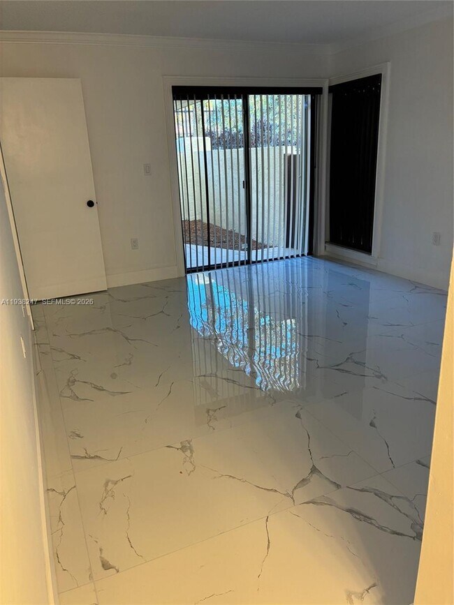 Building Photo - 9040 SW 125th Ave