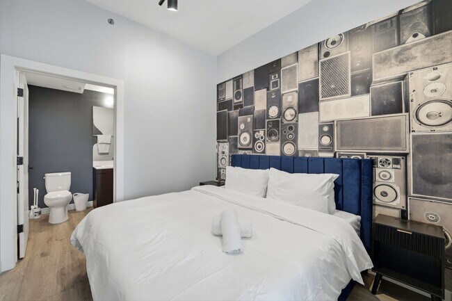 Building Photo - 417 S Dearborn St