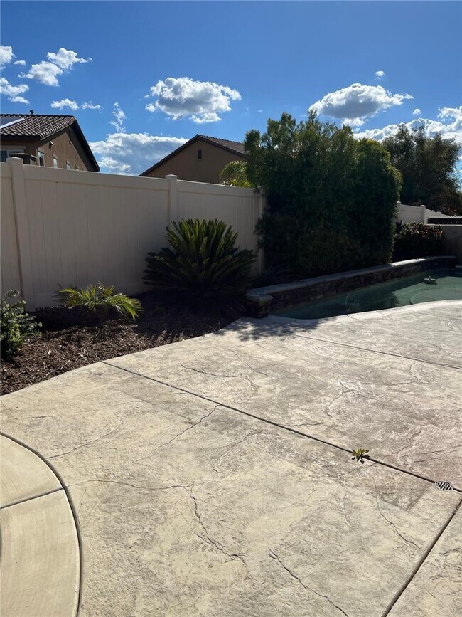 Building Photo - 32689 Cottonwood Rd