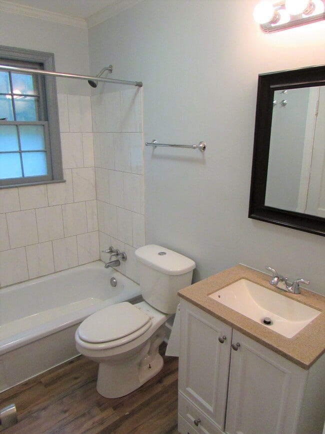 Building Photo - 209 Sowers Ferry Rd