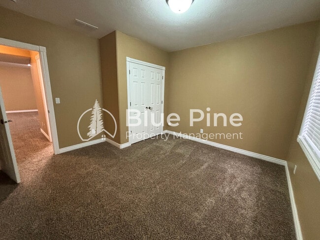 Building Photo - 5245 Jupiter Hills Dr