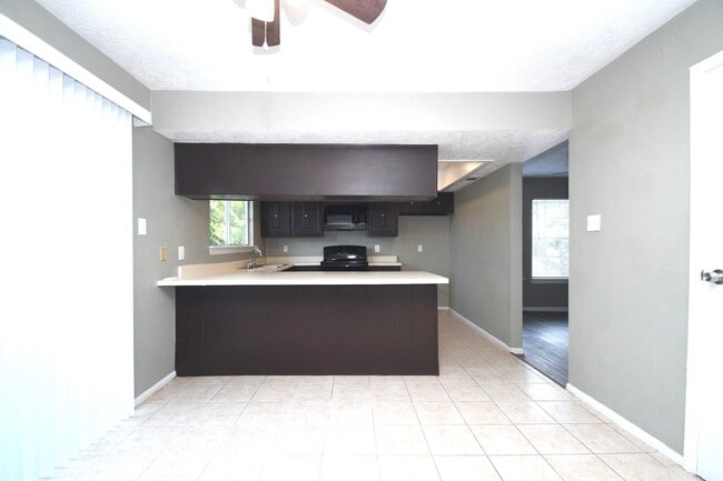 Building Photo - 379 Richvale Ln