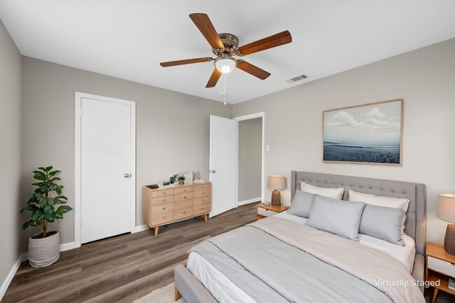 Building Photo - Updated 2 Bedroom in Connally ISD