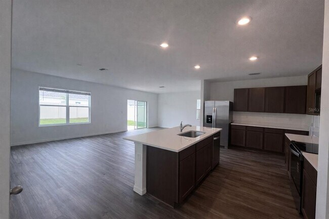 Building Photo - 32463 Weathered Oak Dr