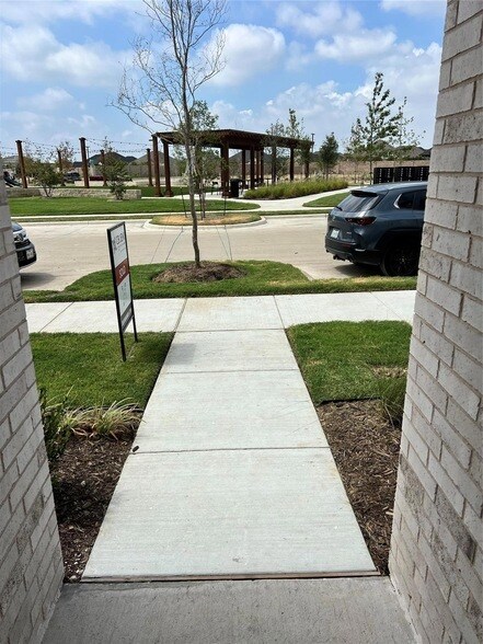 Building Photo - 1248 Junction Dr