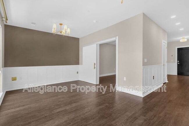 Building Photo - 1800 Mt Vernon Ave